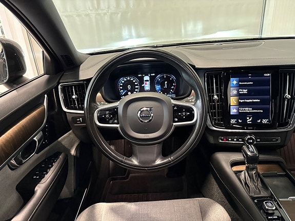 Volvo V90 Cross Country 10 of 27