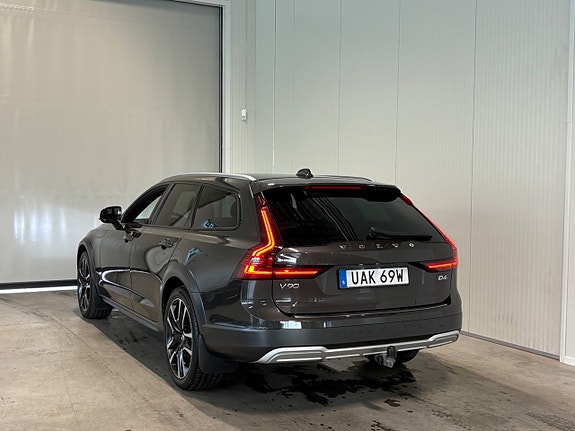 Volvo V90 Cross Country 6 of 27