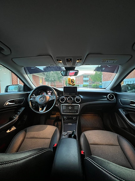 Mercedes-Benz CLA200 6 of 7