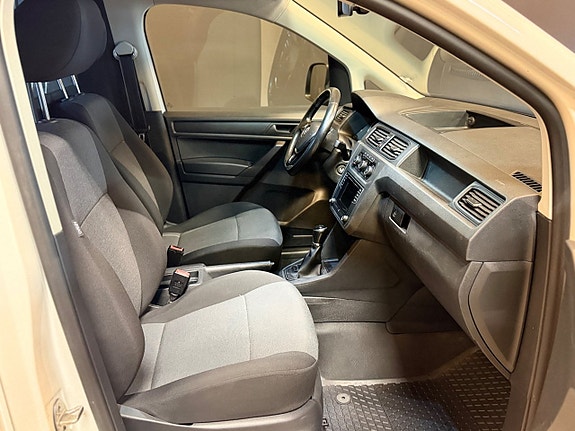Volkswagen Caddy Maxi 17 of 19