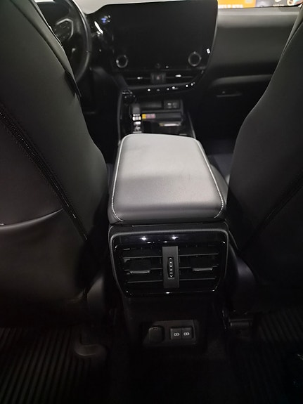 Lexus NX350h 11 of 12