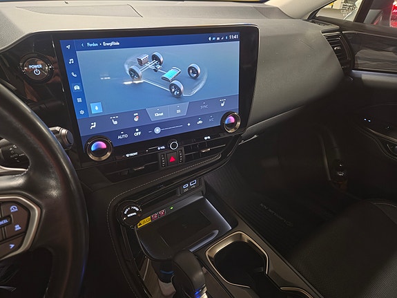 Lexus NX350h 8 of 12