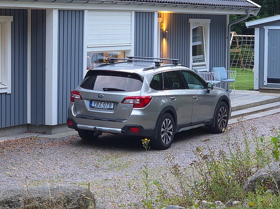 Subaru Outback 3 of 12