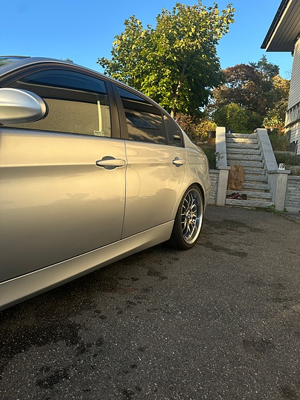 BMW 325i 10 of 11