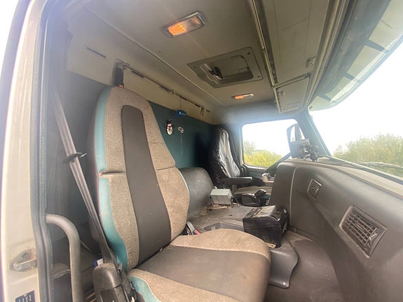 Volvo FM 330 8 of 12