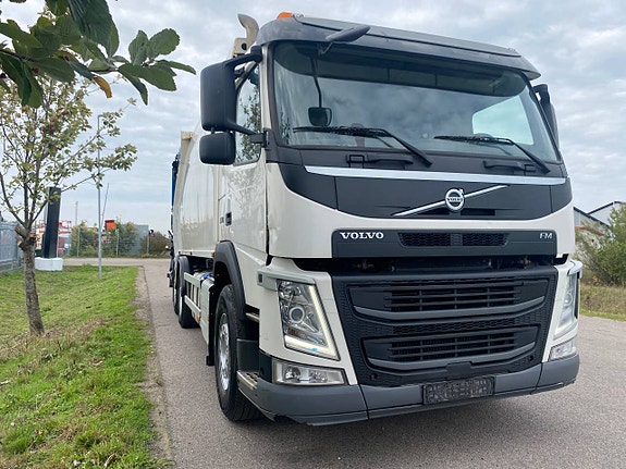 Volvo FM 330 2 of 12