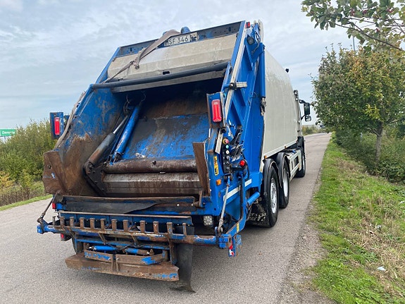 Volvo FM 330 3 of 12