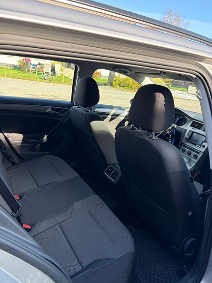 Volkswagen Golf VII 6 of 10