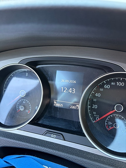 Volkswagen Golf VII 8 of 10