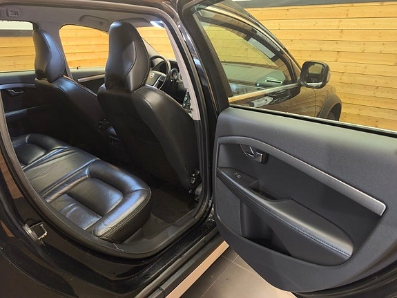 Volvo XC70 15 of 22