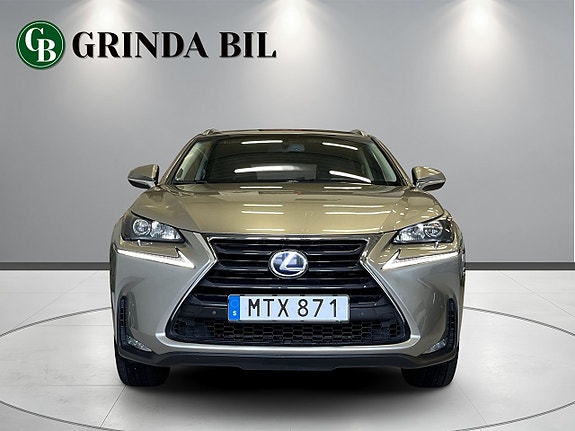 Lexus NX300h 5 of 30