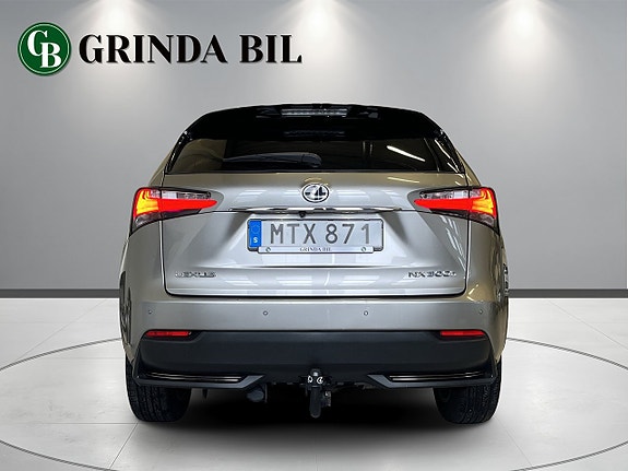Lexus NX300h 3 of 30