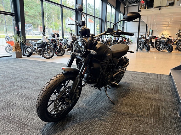 Ducati Scrambler Icon Dark *HÖSTDEAL* + Vinterförvaring 8 of 10