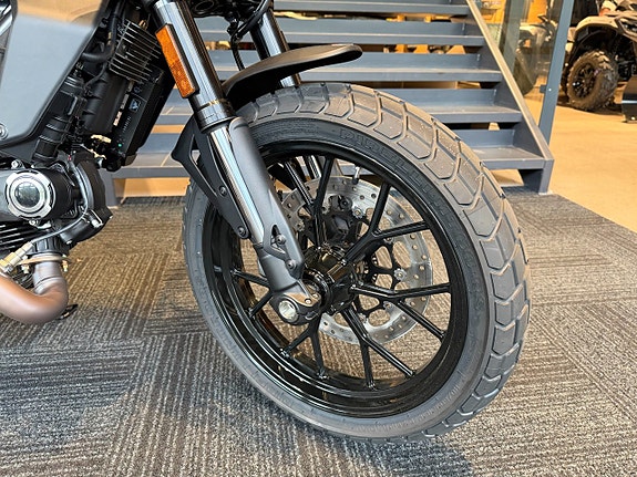 Ducati Scrambler Icon Dark *HÖSTDEAL* + Vinterförvaring 6 of 10