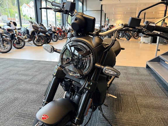 Ducati Scrambler Icon Dark *HÖSTDEAL* + Vinterförvaring 7 of 10