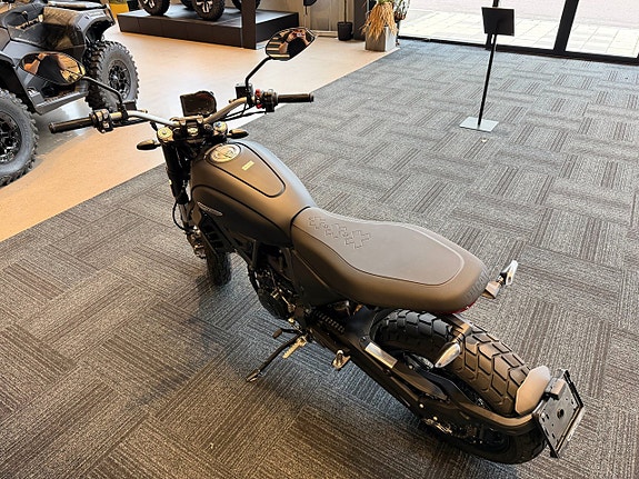 Ducati Scrambler Icon Dark *HÖSTDEAL* + Vinterförvaring 10 of 10