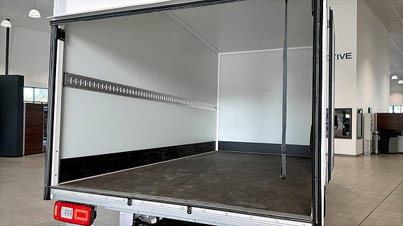 Mercedes-Benz Sprinter 208 11 of 12