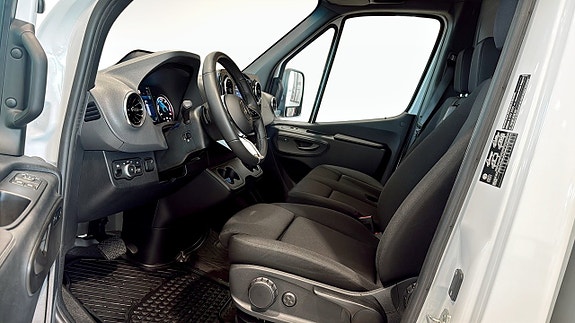 Mercedes-Benz Sprinter 208 5 of 12