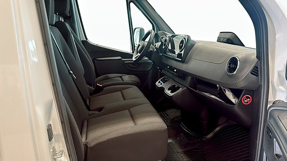 Mercedes-Benz Sprinter 208 3 of 12