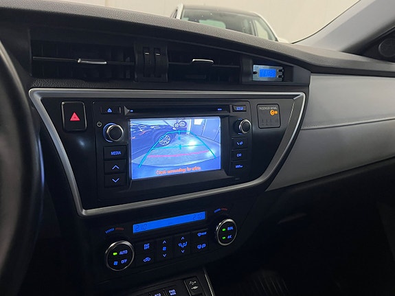 Toyota Auris 18 of 19
