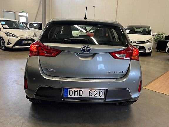 Toyota Auris 4 of 19
