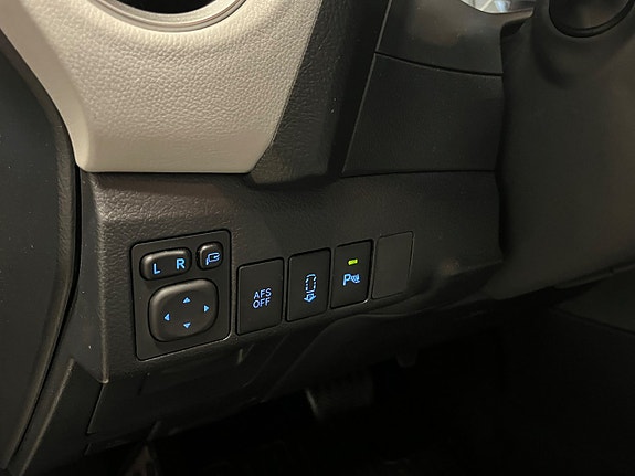 Toyota Auris 14 of 19