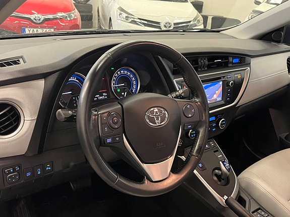 Toyota Auris 15 of 19
