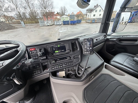 Scania G 460 lastväxlare med kran 16 of 27