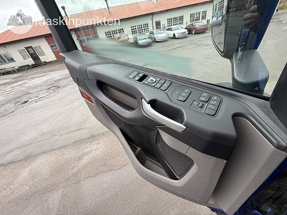 Scania G 460 lastväxlare med kran 18 of 27