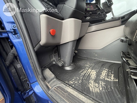 Scania G 460 lastväxlare med kran 11 of 27