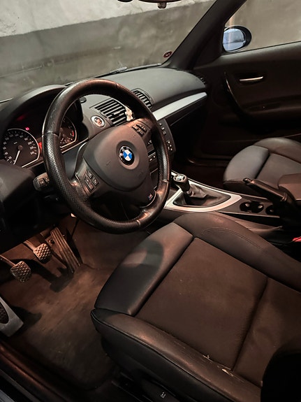 BMW 120i 5 of 10