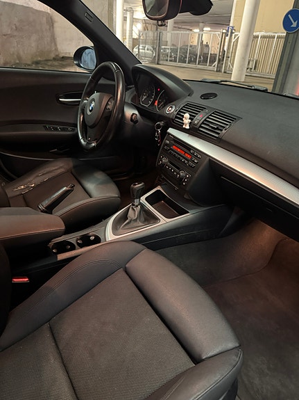 BMW 120i 6 of 10