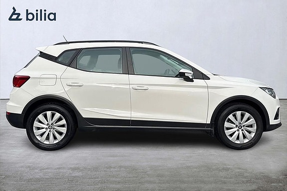 Seat Arona 12 of 16