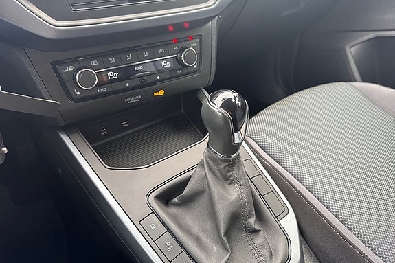Seat Arona 14 of 16