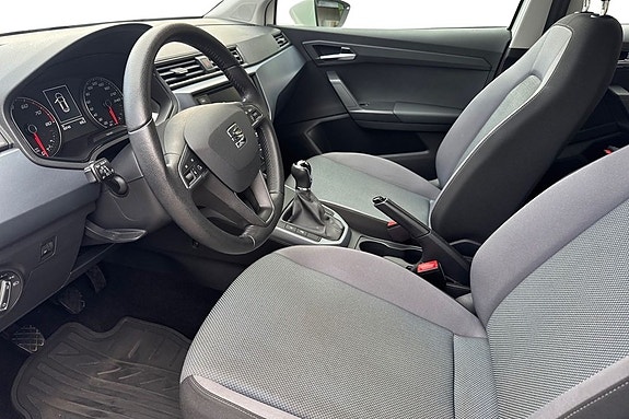 Seat Arona 8 of 16