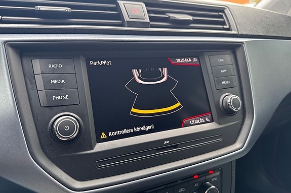 Seat Arona 15 of 16