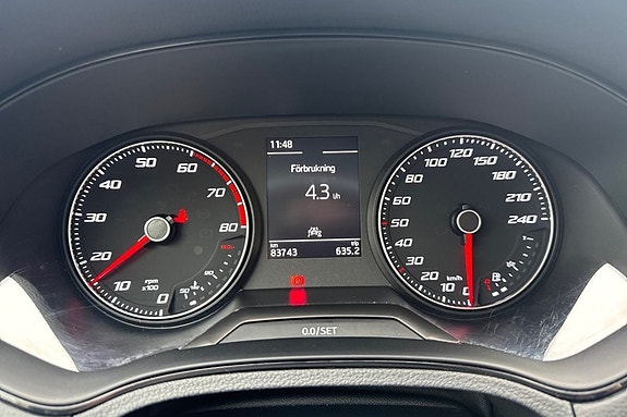 Seat Arona 10 of 16