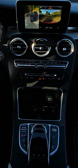 Mercedes-Benz GLC250 13 of 15