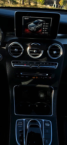 Mercedes-Benz GLC250 15 of 15