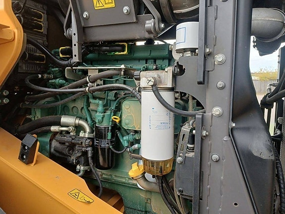 Volvo L 60 H 18 of 21
