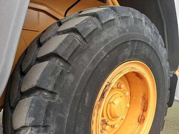 Volvo L 60 H 15 of 21