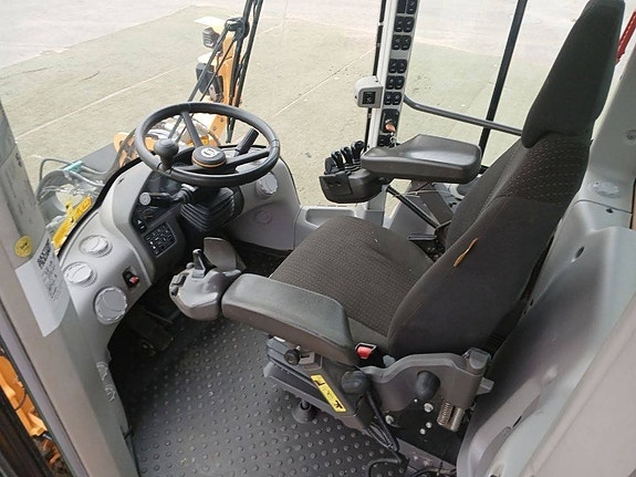 Volvo L 60 H 11 of 21