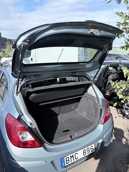 Opel Corsa 4 of 4