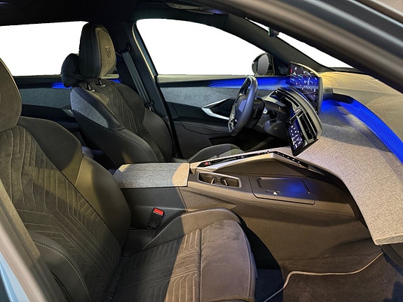 Peugeot e-5008 13 of 18