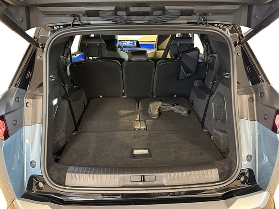 Peugeot e-5008 15 of 18