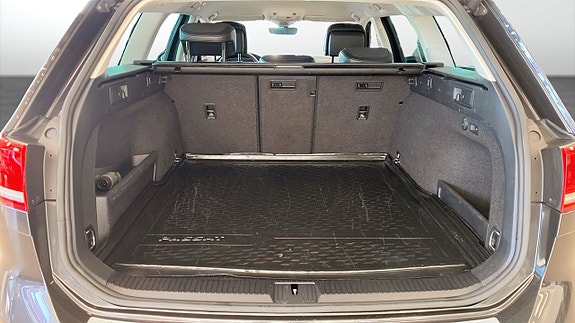 Volkswagen Passat 12 of 12