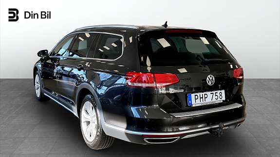Volkswagen Passat 3 of 12
