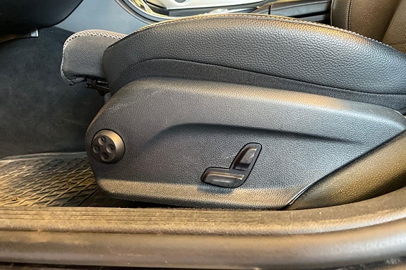 Mercedes-Benz E200 18 of 26