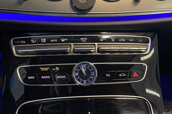 Mercedes-Benz E200 16 of 26