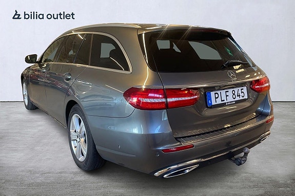 Mercedes-Benz E200 5 of 26